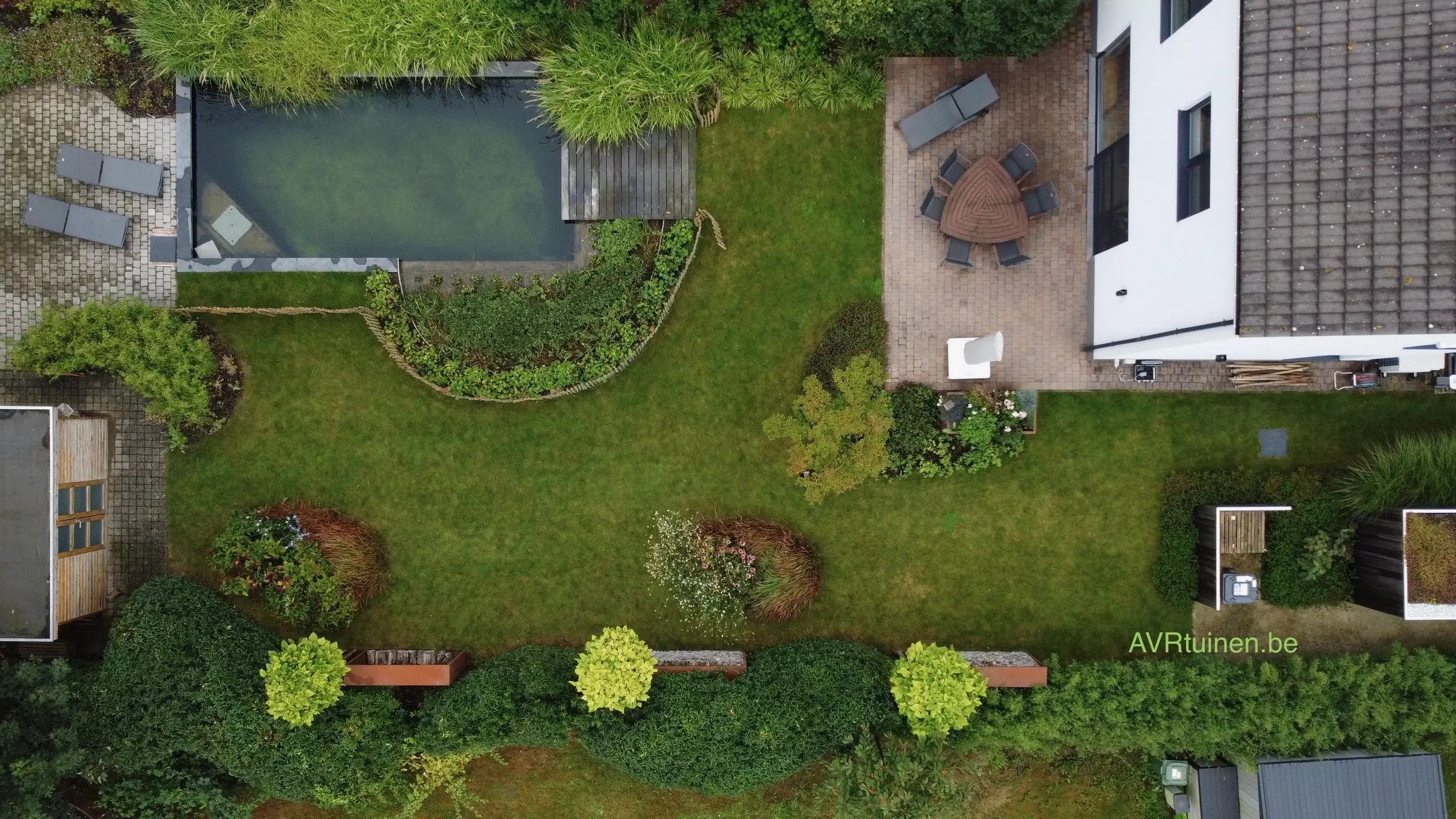 Gezellige tuin met verborgen hoekjes – foto 2