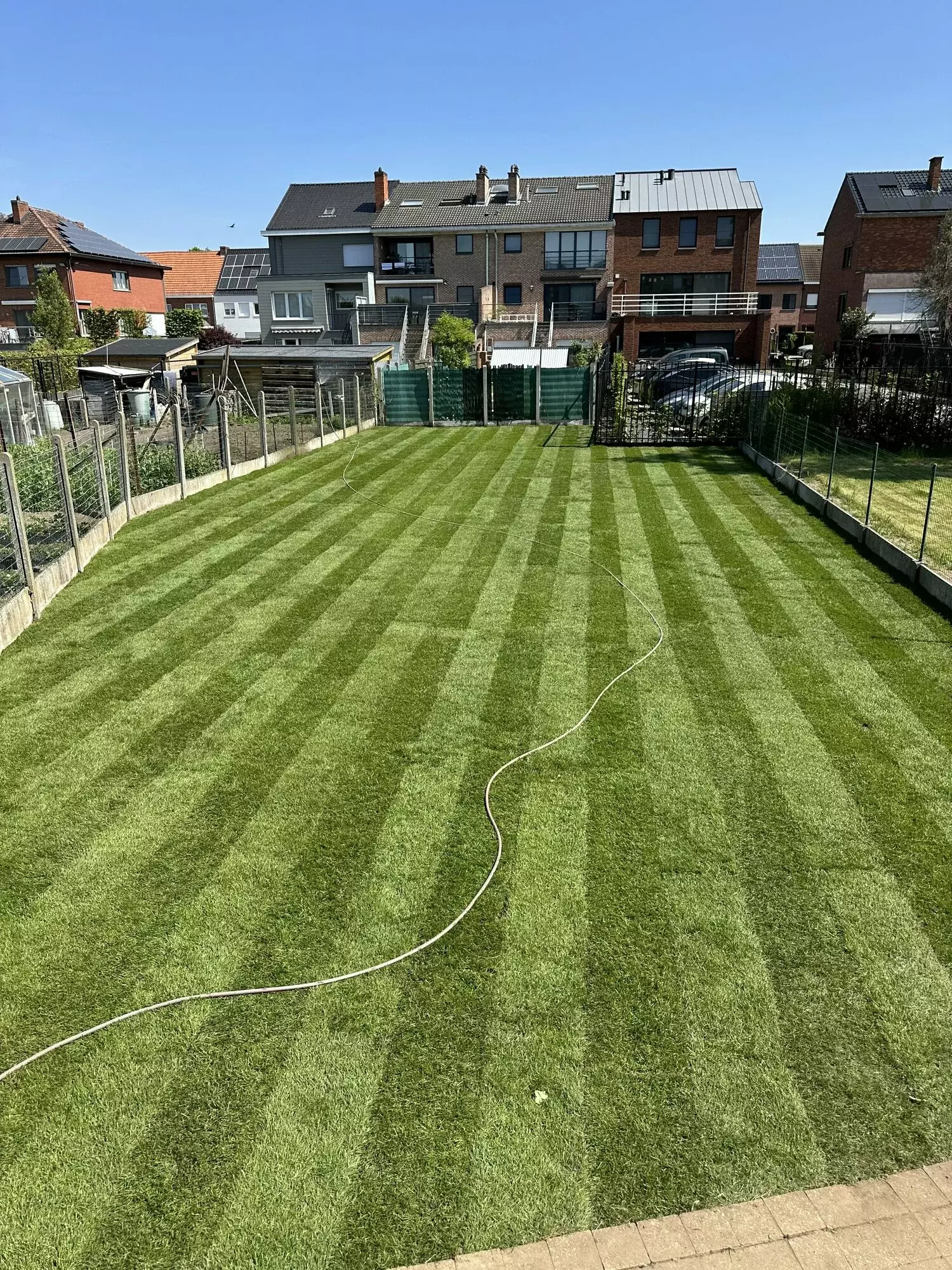 Onze tractor, multifunctioneel inzetbaar. Op de afbeelding uitgerust met onze zaag-Kloofmachine die stammen tot 6m verwe – foto 5